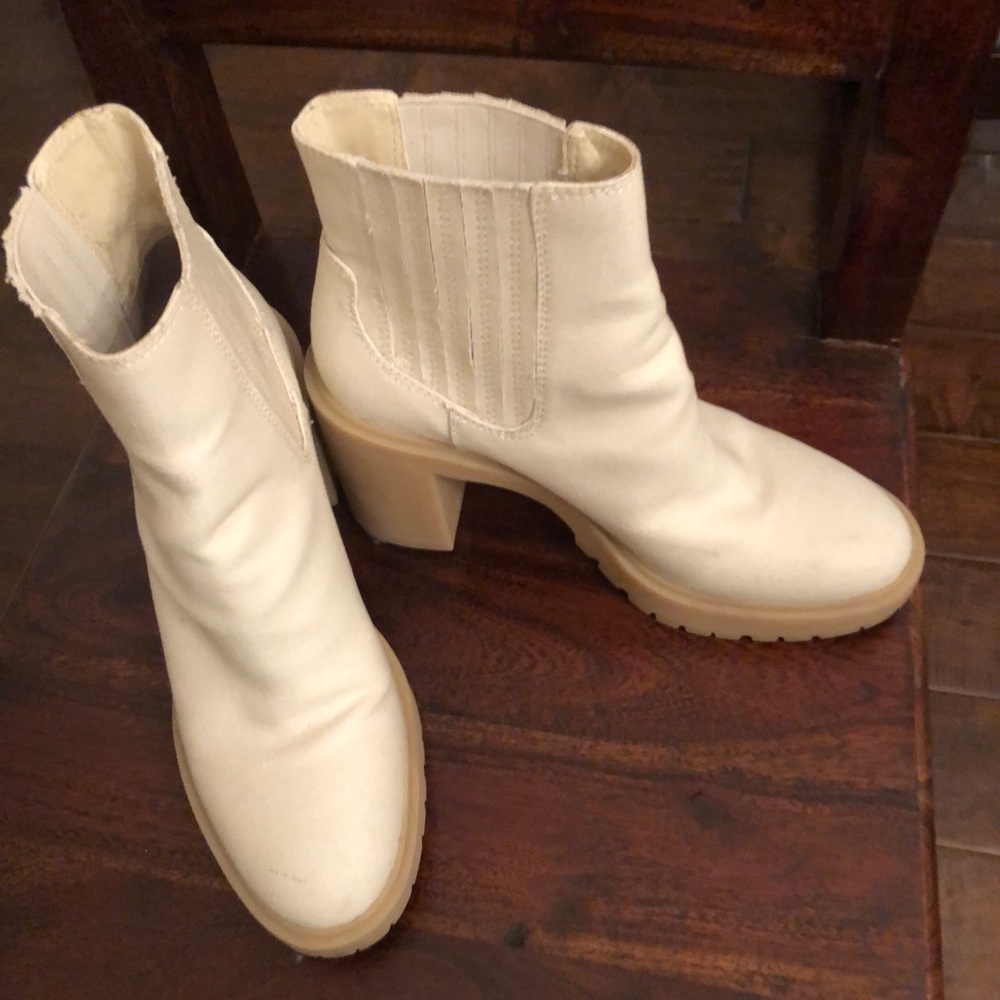 Dolce Vita Cream Castor H2O Booties 👢- Size 9.5 - Picture 3 of 6
